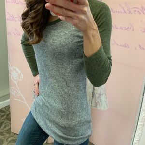 Pinkblush green/gray baseball tee